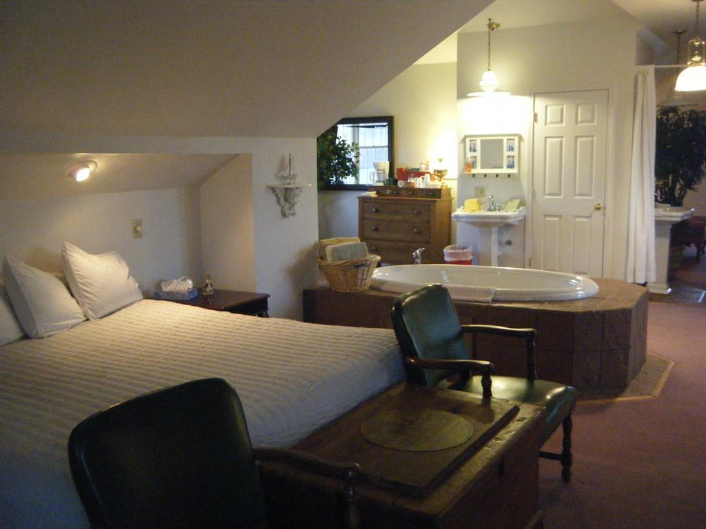 Harbor Haus Inn & Suites Hermann Camera foto
