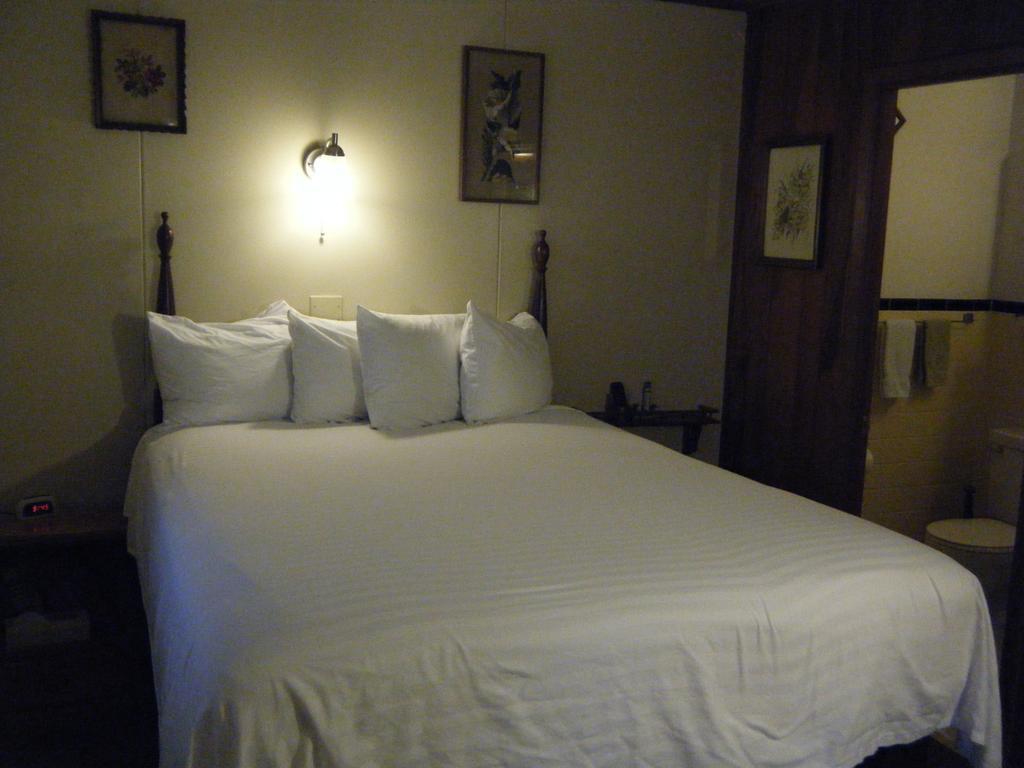 Harbor Haus Inn & Suites Hermann Esterno foto
